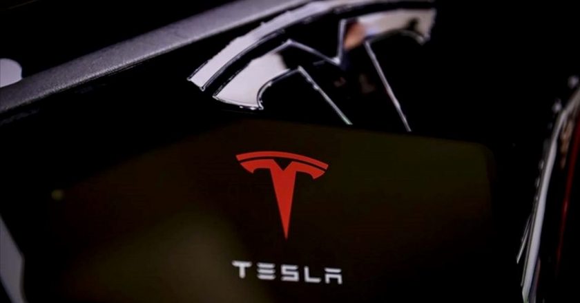 Tesla Almanya'da 400 kişiyi işten çıkaracak