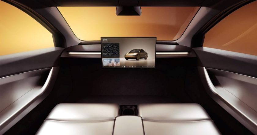 Tesla robotaksi modelini tanıttı: 2 yılda geliyor